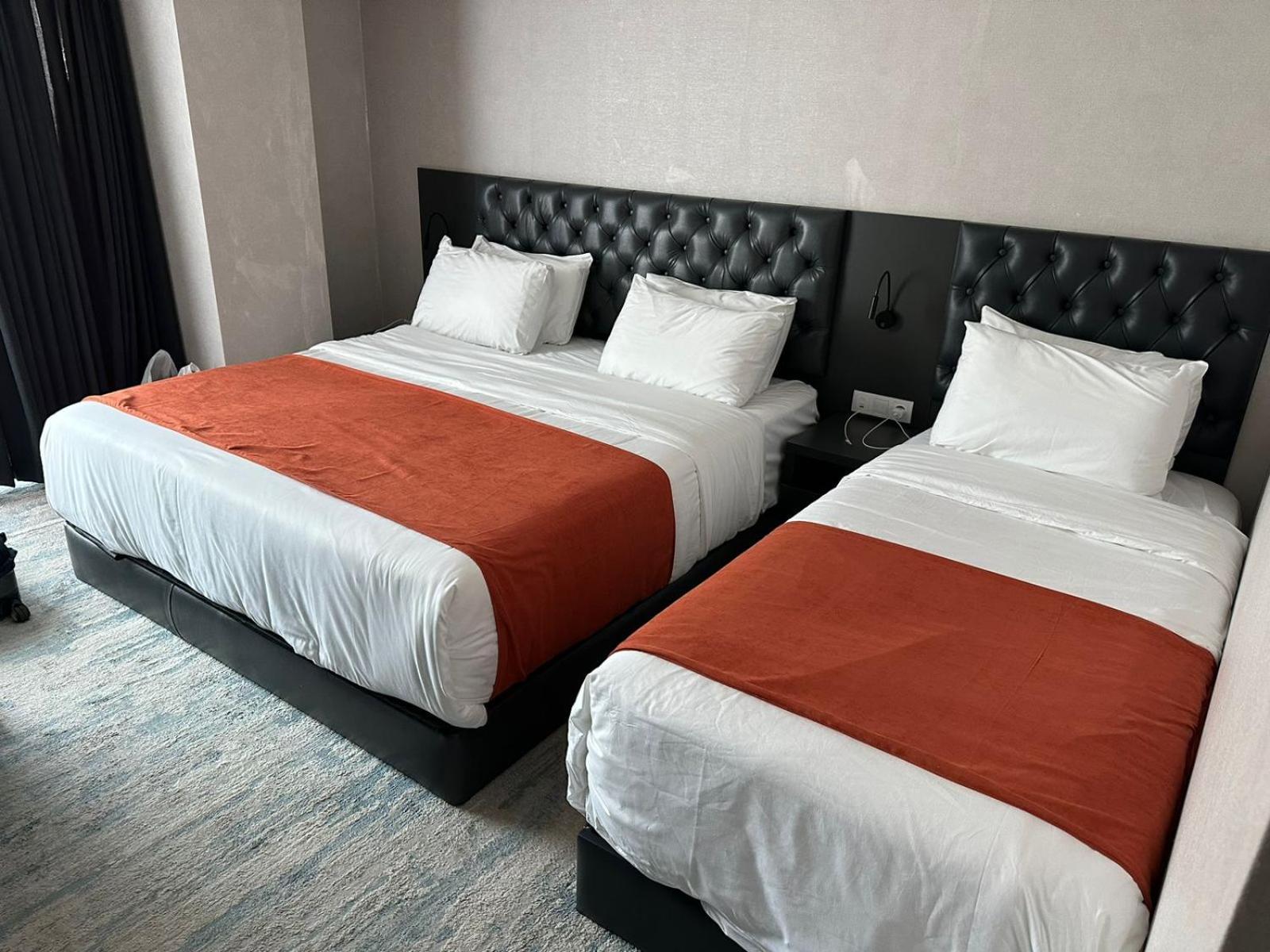 M 1 T Hotel 第比利斯 外观 照片