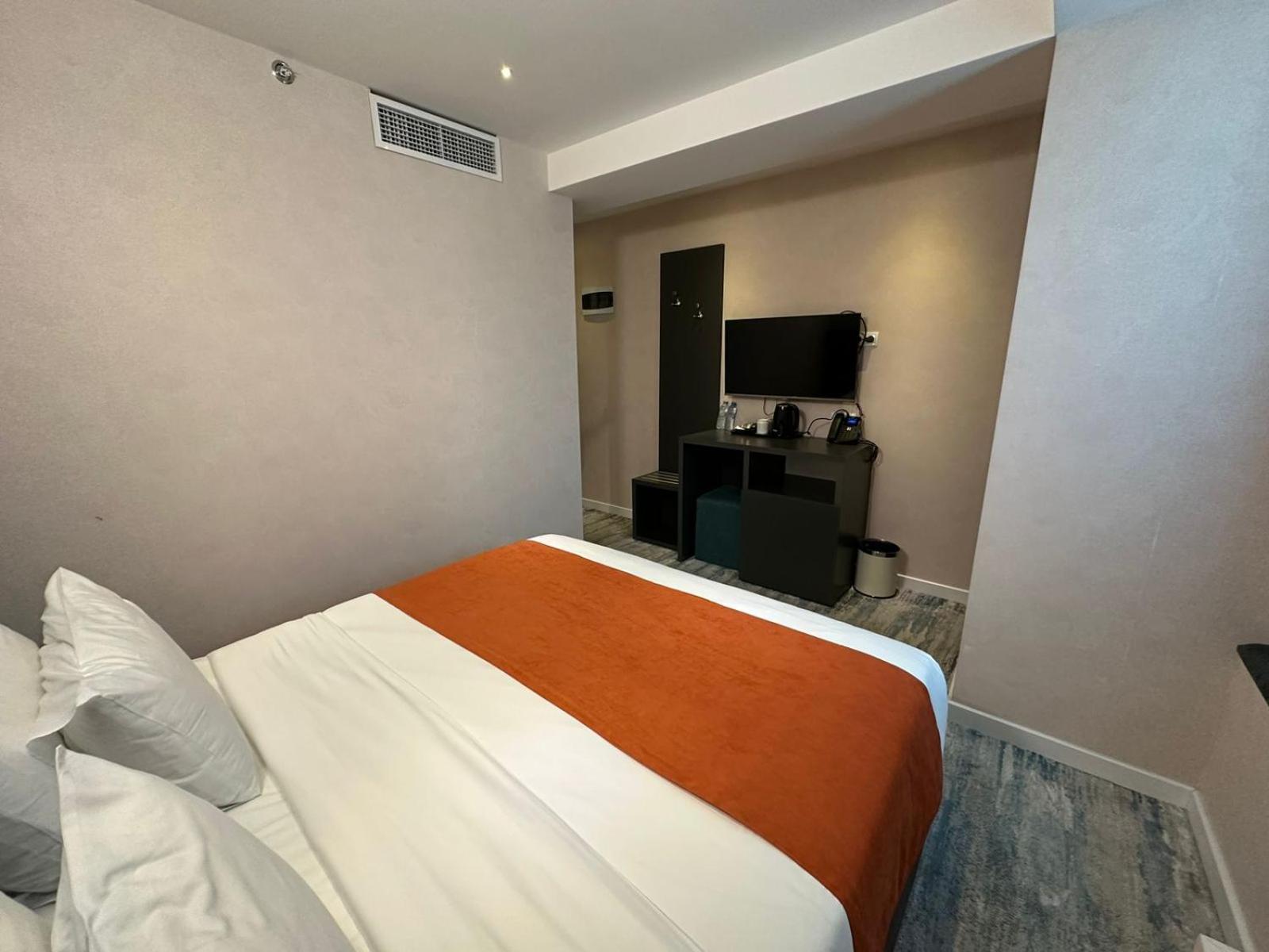M 1 T Hotel 第比利斯 外观 照片