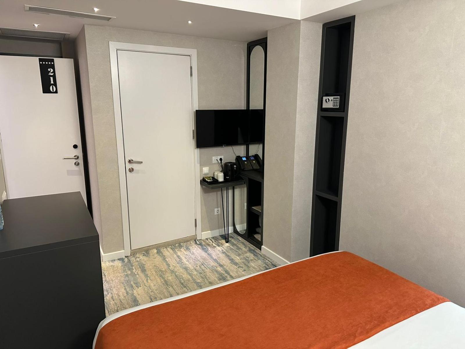M 1 T Hotel 第比利斯 外观 照片