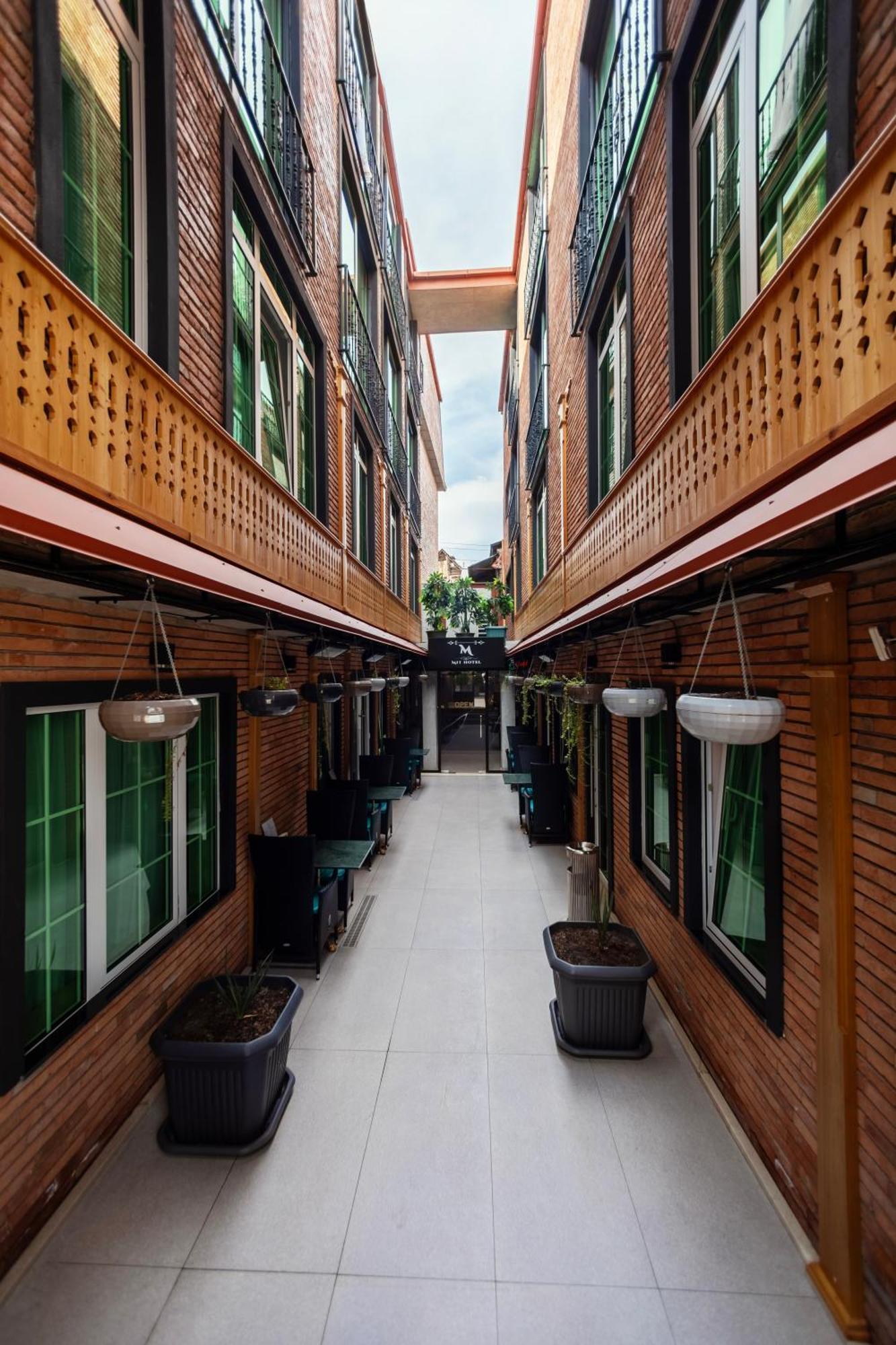 M 1 T Hotel 第比利斯 外观 照片
