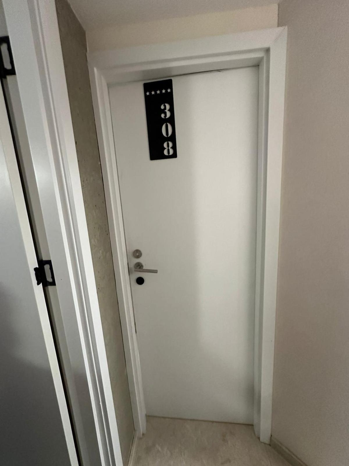 M 1 T Hotel 第比利斯 外观 照片